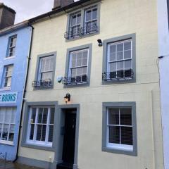 6 Church Street, Whitehaven - Perfect deployment location for Coast to Coast cyclists & hikers