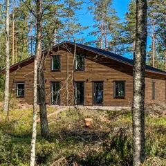 Beautiful Home In Säffle With Kitchen