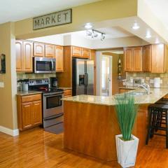 4BR/2.5BA Home boasting 2400sqft and Eat-in KTN