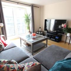 Spacious 2 Bed, 2 Bath apartment -The Shore, Leith