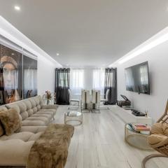 Spacious 3-bedroom condo in Lisbon