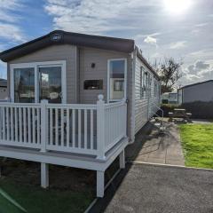 PEACEFUL HOMELY Caravan IN LOVELY CUL DE SAC Littlesea Haven Weymouth