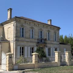 Suite privative Abella - Aile de maison bourgeoise