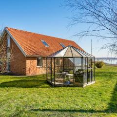 Beautiful Home In Grsten With Kitchen