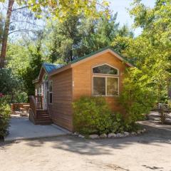 Deluxe little cabin 2 min stroll to Kern River