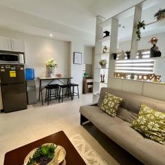 Elaiza's Cozy Home - Matina Enclaves Building C Unit 815