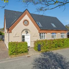 Cozy Home In Struer With Kitchen