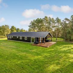 4 Bedroom Beautiful Home In Rødby