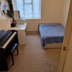 Double room for One Person in 3 beds flat