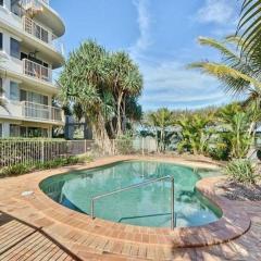 Kawana Waters Ocean Front Unit-Surfside Resort Sunshine Coast