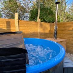 The Secret Garden - Hot Tub North Coast Stay