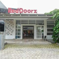 Reddoorz near Stadion Kridosono Blora