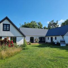 4B Österlen Bed & Breakfast