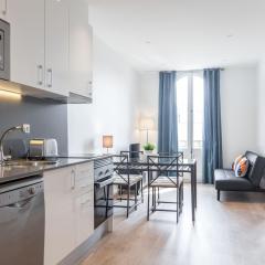 Bright Apartment with Balconies