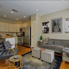 Cashville - Stylish Condo Minutes from Broadway