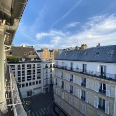 Upscale 80m2 2 Bedroom Apartment Near Champs Elysees