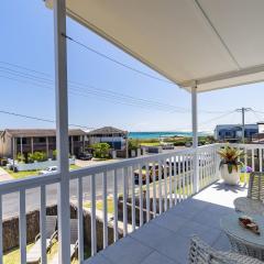 Anna Bay Beach Shack 44 Ocean Avenue fantastic 2 storey house with spectacular views