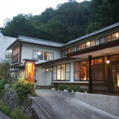 阿雅美雅旅馆