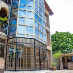 Appartement spacieux à Kinshasa avec balconELv