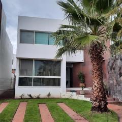 Casa Ejecutiva en Gran Jardin