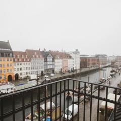 Modern 3BR Duplex Flat in Nyhavn w Private Balcony
