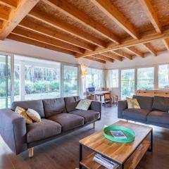 Holiday Home Hibiscus by Interhome