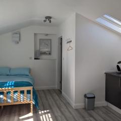 Seaside guest house a stone's throw from the beach