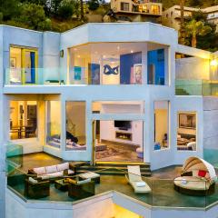 Hollywood Hills Modern Sanctuary–Jaw Dropping View