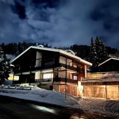 Casa Ucliva - Charming Alpine Apartment Getaway in the Heart of the Swiss Alps