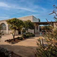 VILLA OSTUNI ONE mit Pool, Gästehaus & Glamping