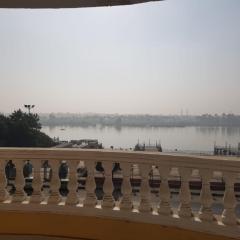 شقة على كورنيش النيل المعادي Maadi Nile view Cairo