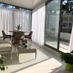 Appartement montfleury, 2 terrasses, 2 chambres , 2 sdb , pkg privé piscine, 15 min walk to Croisette beach and Palais des festivals