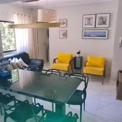 Apartamento no Tombo 30 metros da praia