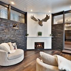 The Birch Ridge- 3 Private Rooms with ensuite bathrooms, fireplaces, kitchenette, hot tub & more! home