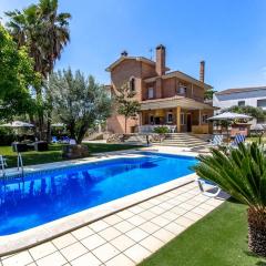 Catalunya Casas Stunning Villa with private pool 33 km to Barcelona