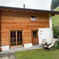 Neuwertiges 2-Zi-Ferienchalet 55m2