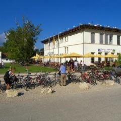 Swiss Hostel Lago Lodge