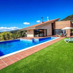 Catalunya Casas Stunning modern villa and just half hour to Barcelona!