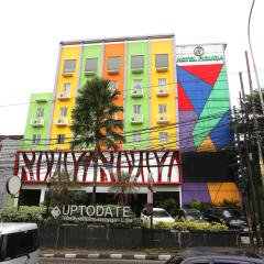 Super OYO Townhouse OAK Hotel Fiducia Pondok Gede