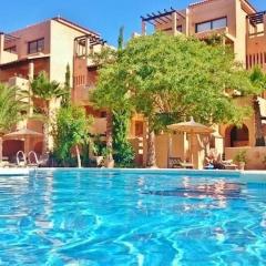 Luxury large 2 bedroom Apartment short walk to Villamartin Plaza