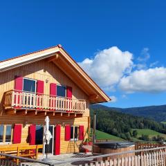 Bergchalet am Waldrand - Pool, Sauna & Kamin