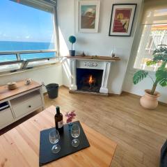 GATU Casa Muse junto a la playa, vista al mar, aire acc, terraza, wifi y chimenea