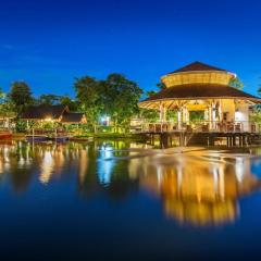 Boat House Boutique Riverside