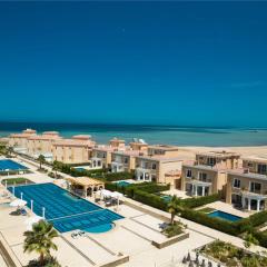 Selena Bay Resort - Luxury 2 Bed Apt with Private Beach