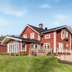 Awesome Home In Idkerberget With Lake View