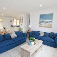Gorgeous villa 5min walk to beach KING BED