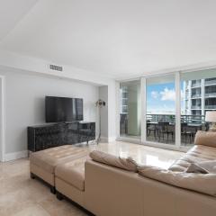 Ritz Carlton Coconut Grove Luxury 2 BR Apt apts