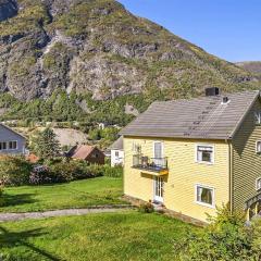 Awesome Apartment In rdalstangen With Wifi