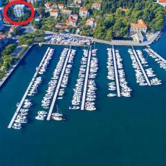 Batala1-City marina apartment with secured private parking