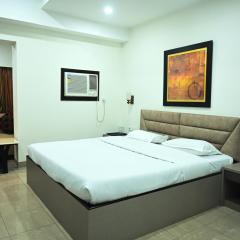 ELGIN SUITES